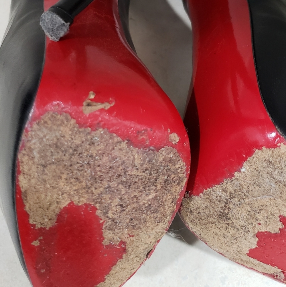 Christian Louboutin Daffodile - image 3